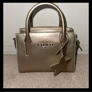 COACH CW024 Andrea Carryall Bag In Pearlized Smooth Leather Light Champagne NWT